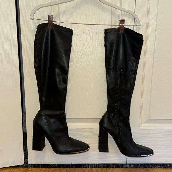 knee high block heeled boots - Picture 1 of 5